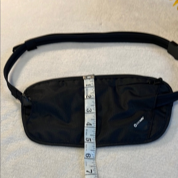 Pacsafe Midnight Black Belt Bag - Picture 4 of 6